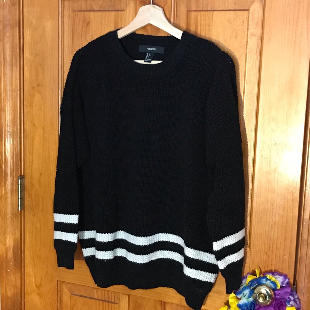 Oversized Black and white sweater.